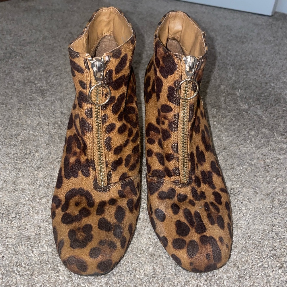 Cheetah Print heeled Boots